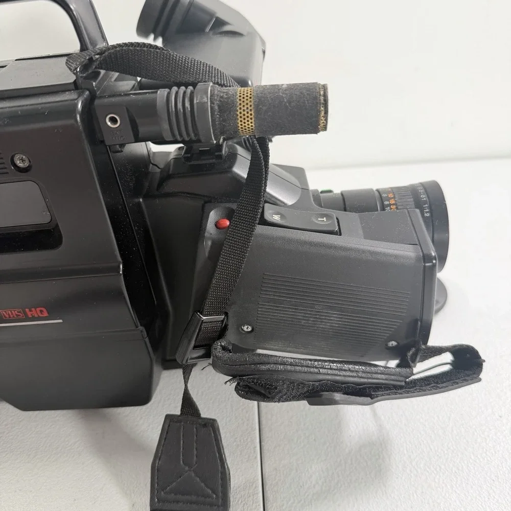 Vintage GE 9-9806 VHS Movie Video System Camcorder POWERS ON AS IS READ DESC.